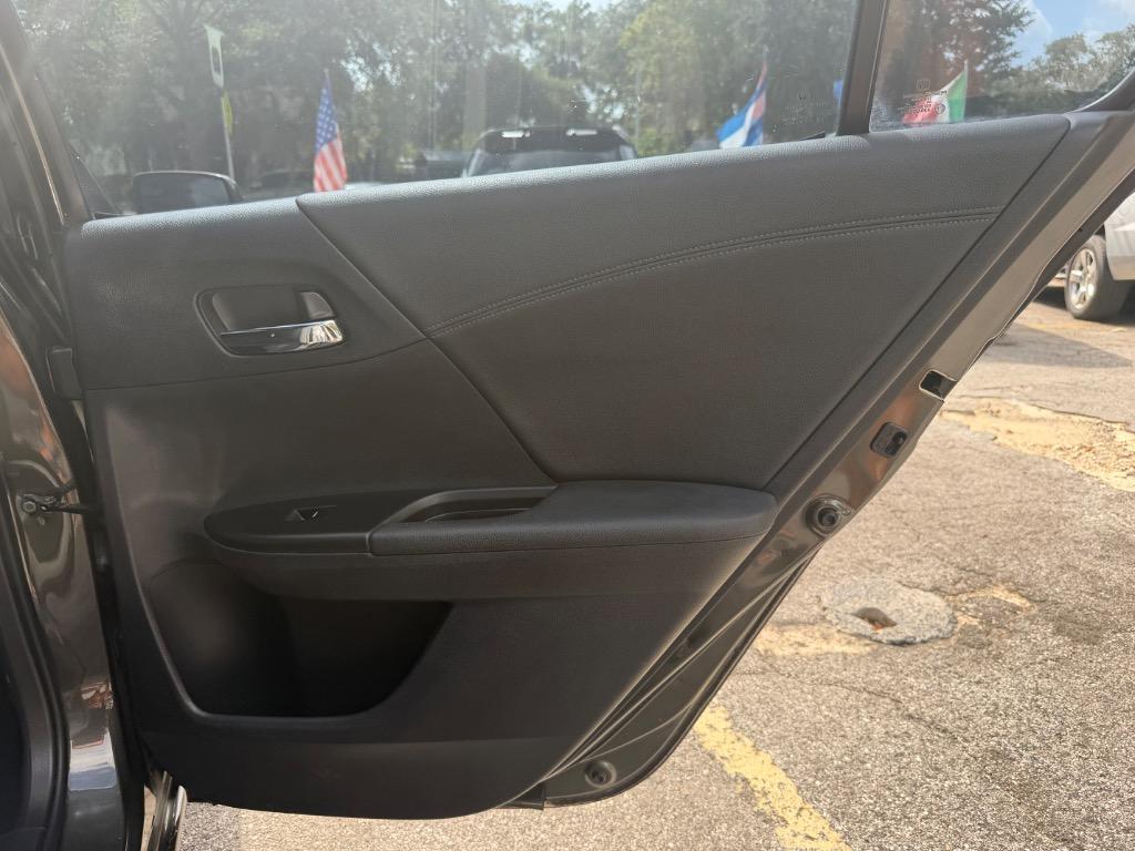 2013 Honda Accord - $9,995