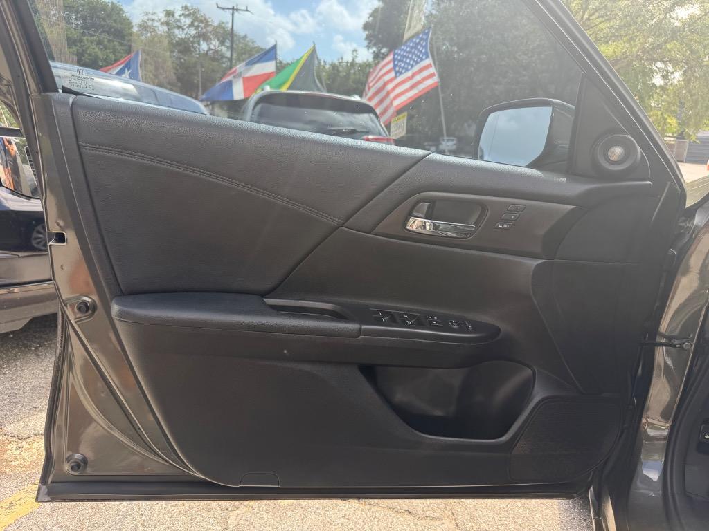 2013 Honda Accord - $9,995