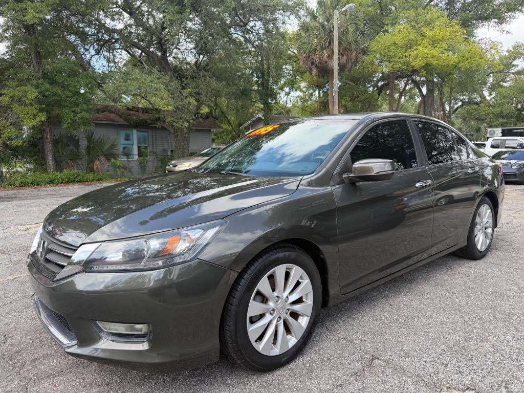 2013 Honda Accord - $9,995