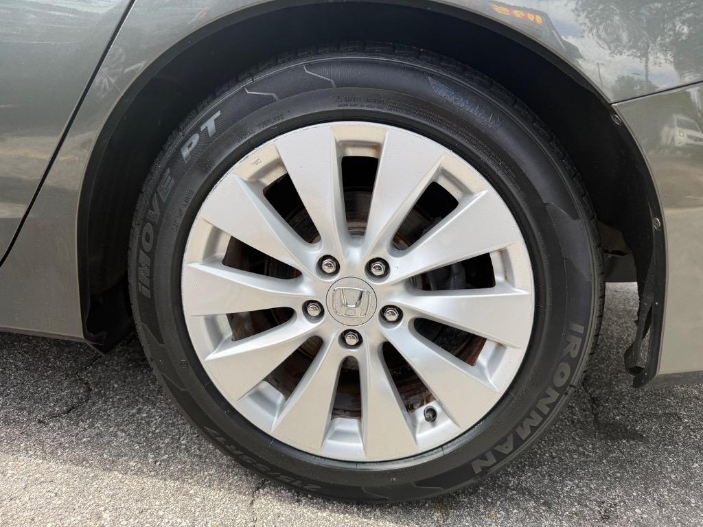2013 Honda Accord - $9,995