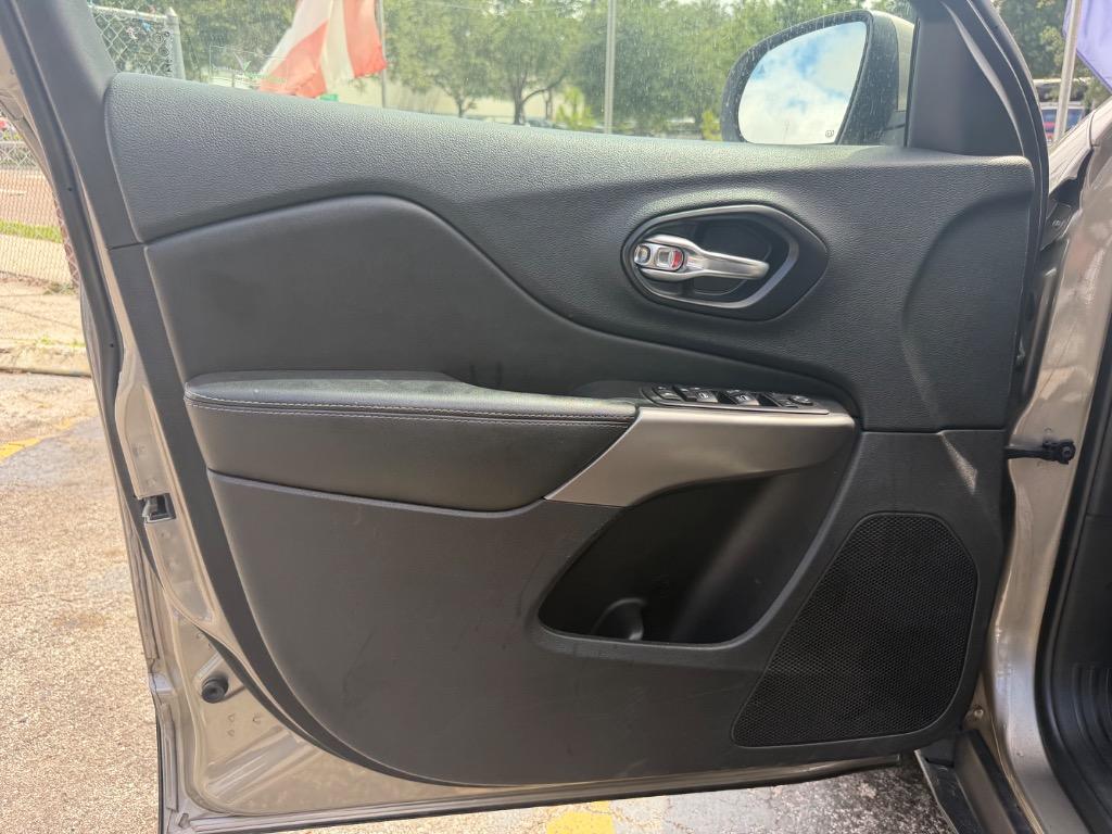 2021 Jeep Cherokee - $10,995