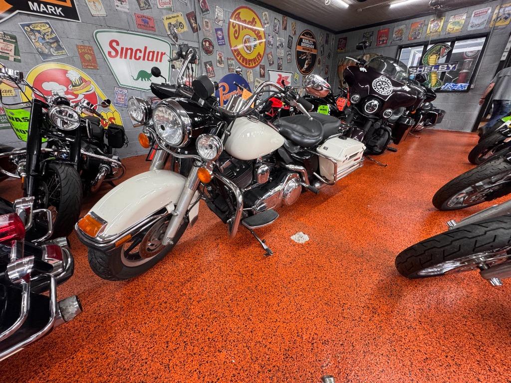2007 Harley Davidson  Road King Police - $4,668