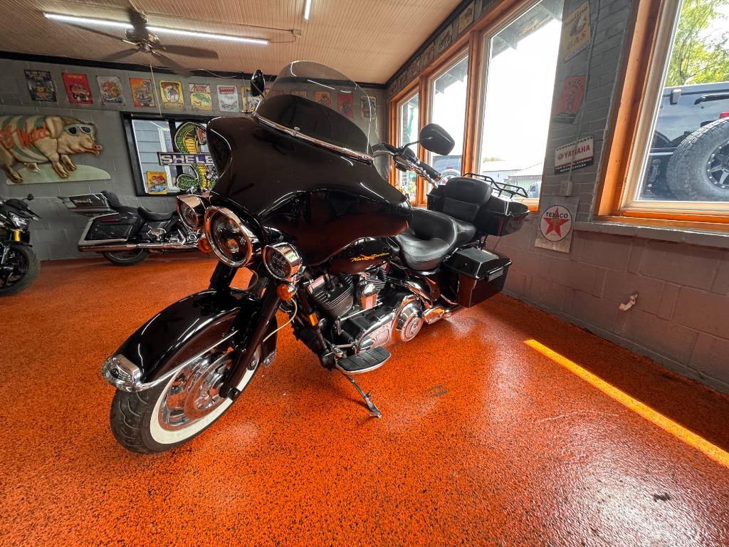 2008 Harley-davidson Street Glide - $6,537