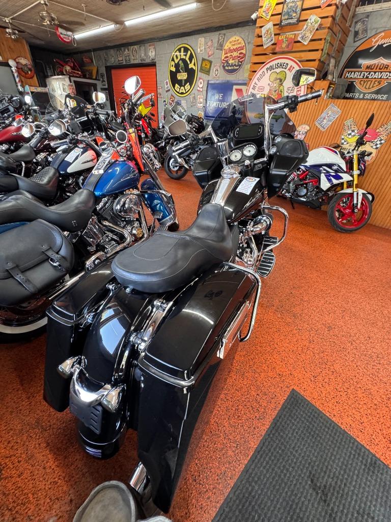 2010 Harley-davidson Road Glide Custom - $8,410