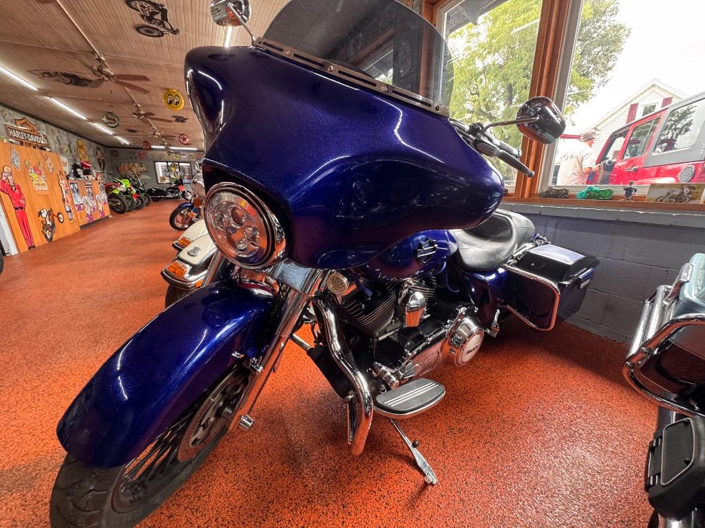 2012 Harley-davidson Street Glide 103 - $8,126