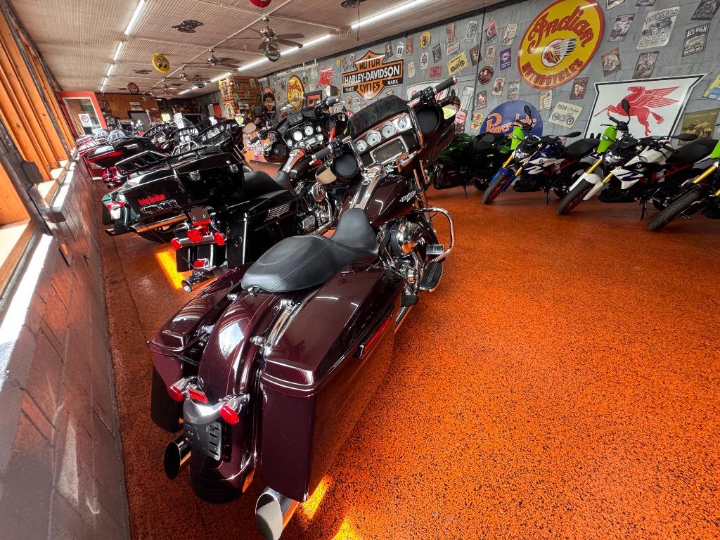 2014 Harley Davidson Street Glide Special - $8,407