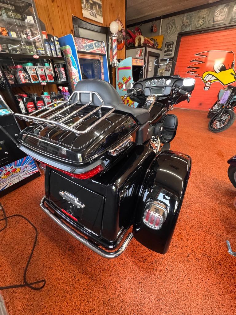 2015 Harley-davidson Tri Glide Ultra Classic - $20,178