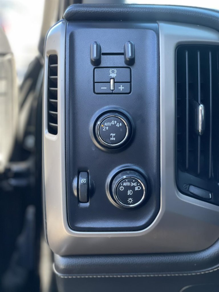 2017 GMC Sierra 1500 Denali photo