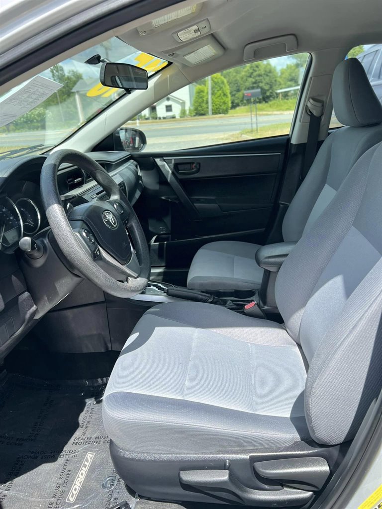 2015 Toyota Corolla L photo