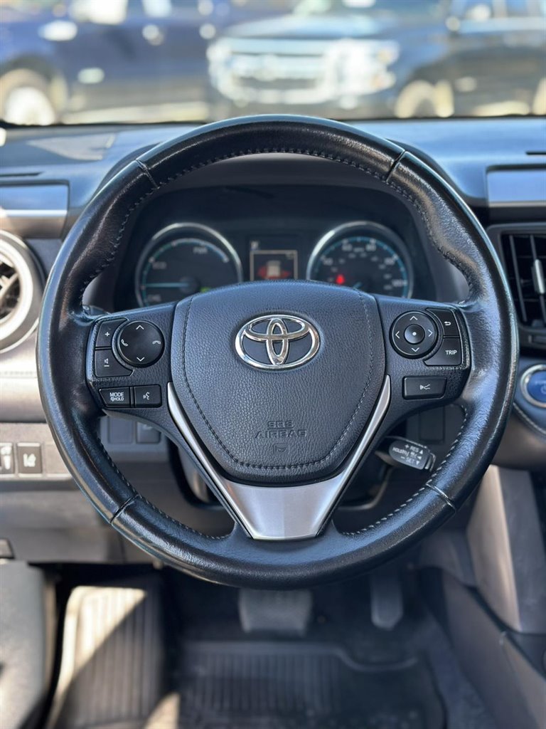 2018 Toyota RAV4 Hybrid XLE photo