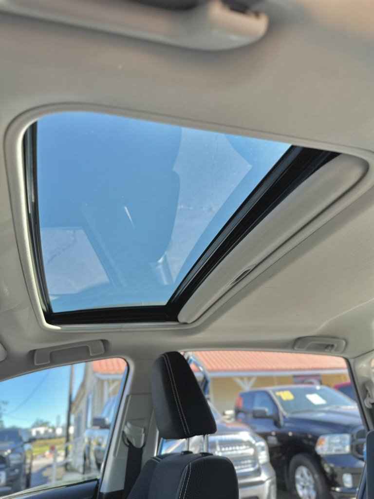 2018 Toyota RAV4 Hybrid XLE photo
