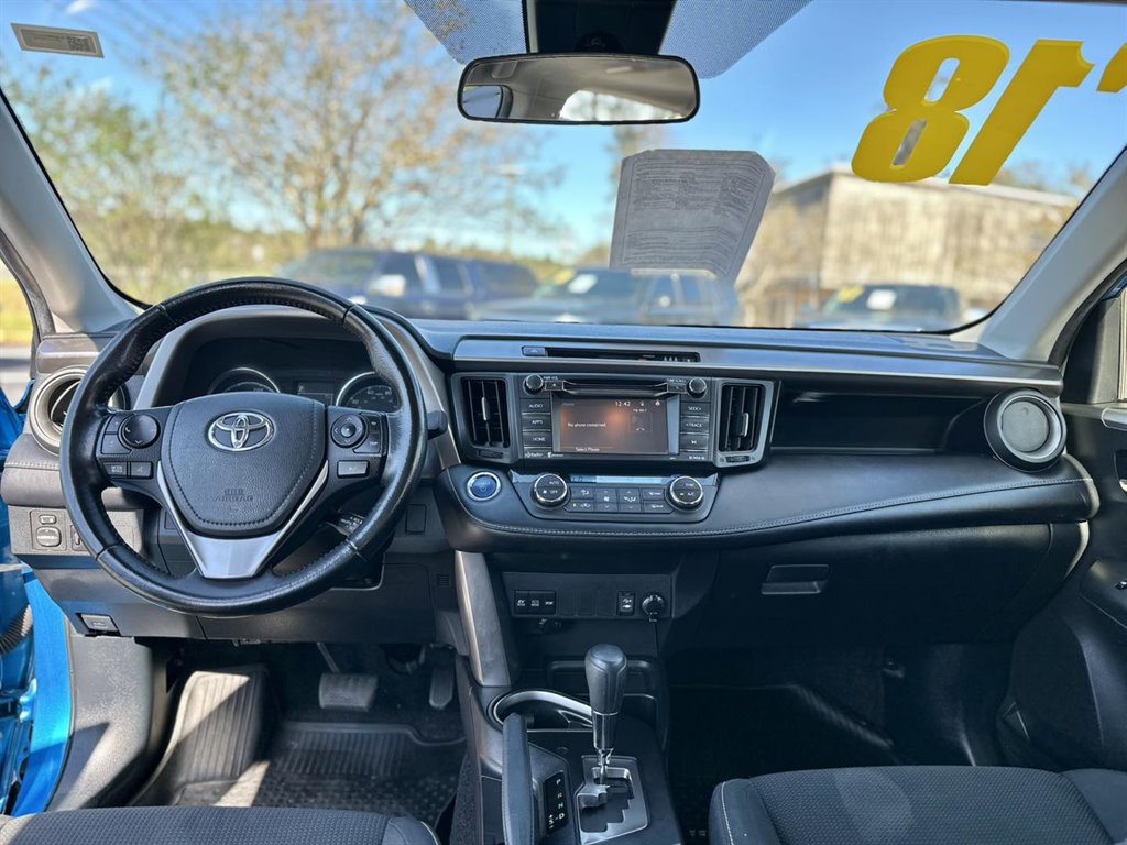 2018 Toyota RAV4 Hybrid XLE photo