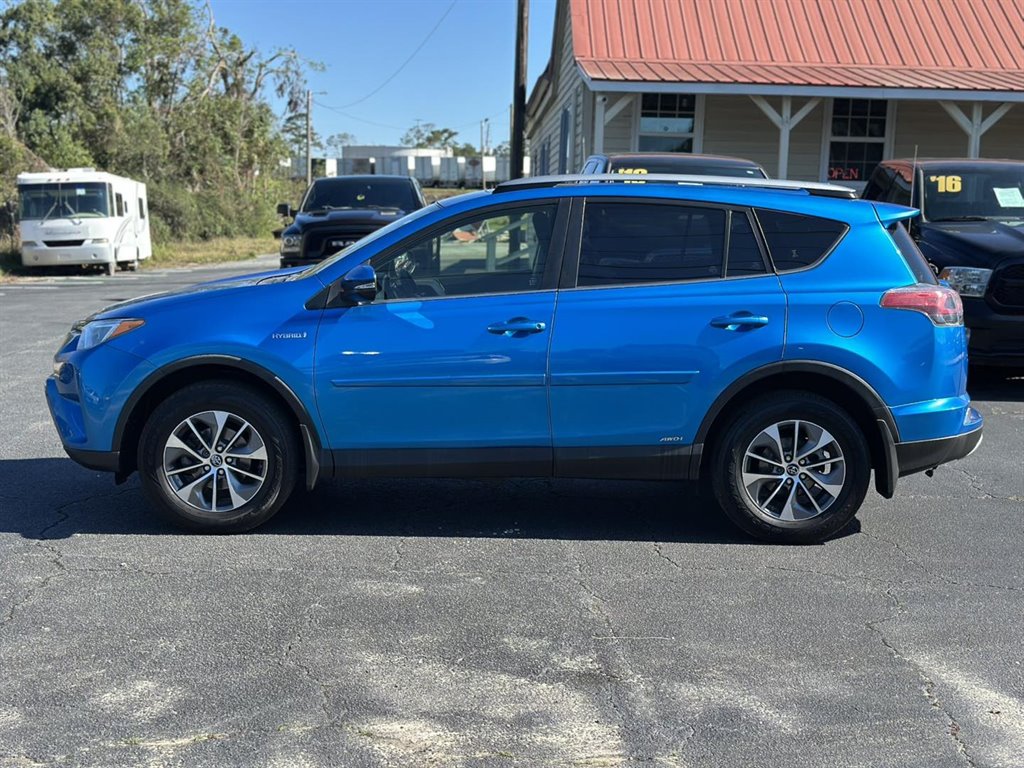 2018 Toyota RAV4 Hybrid XLE photo