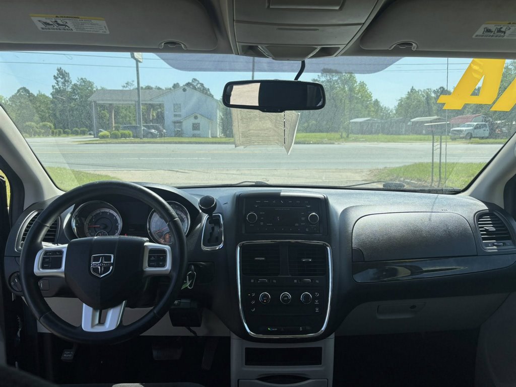 2014 Dodge Grand Caravan - $9,995