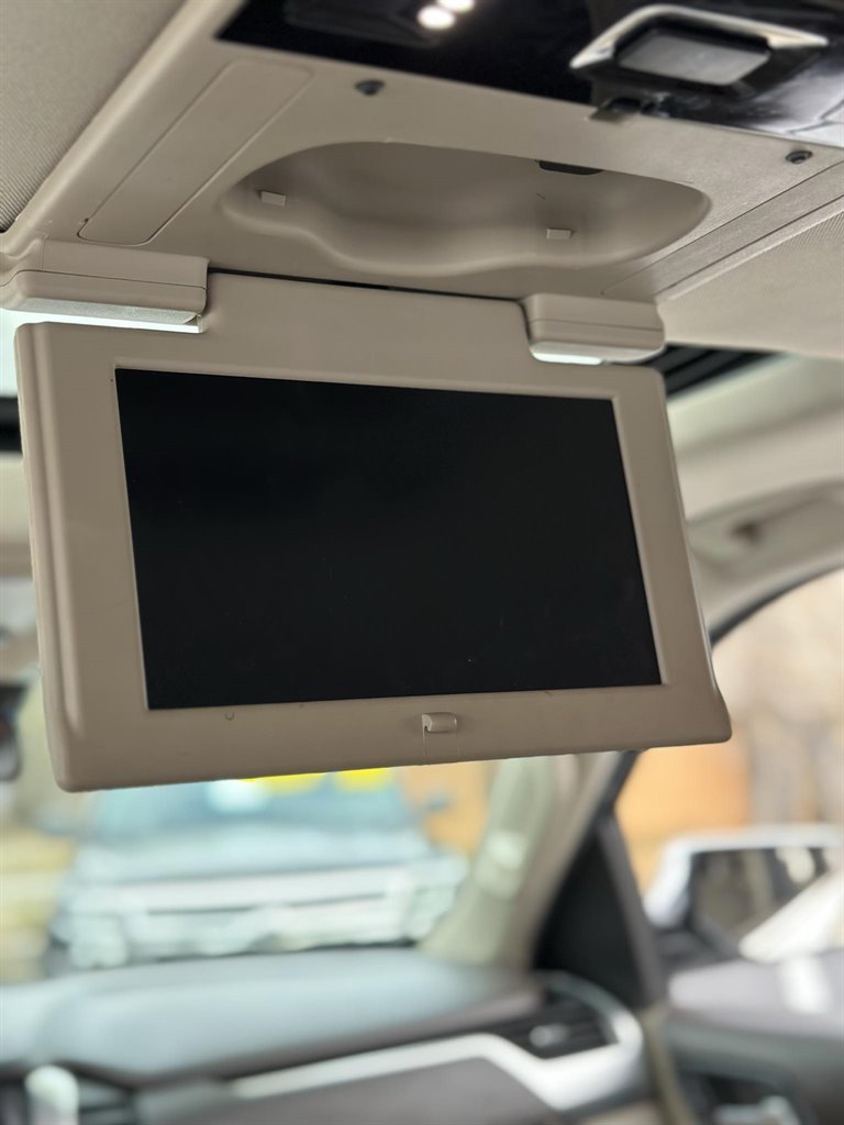 2016 Chevrolet Suburban 1500 LTZ photo