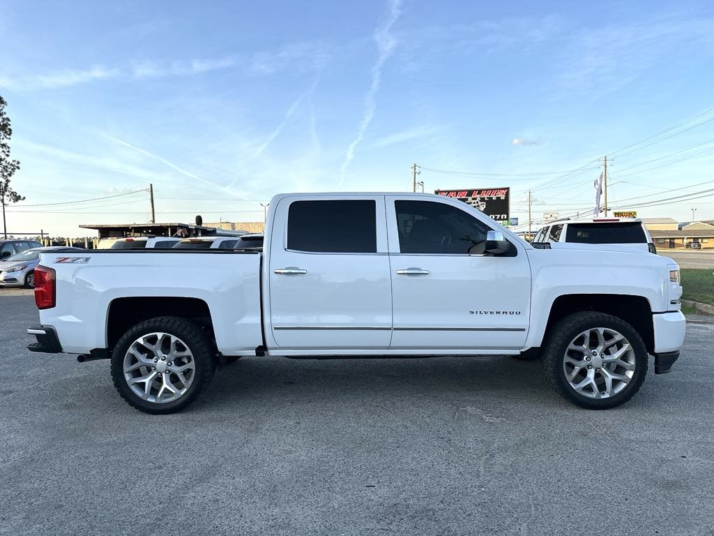 2017 Chevrolet Silverado 1500 LTZ photo