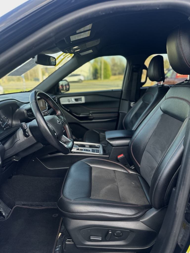2022 Ford Explorer ST-Line photo