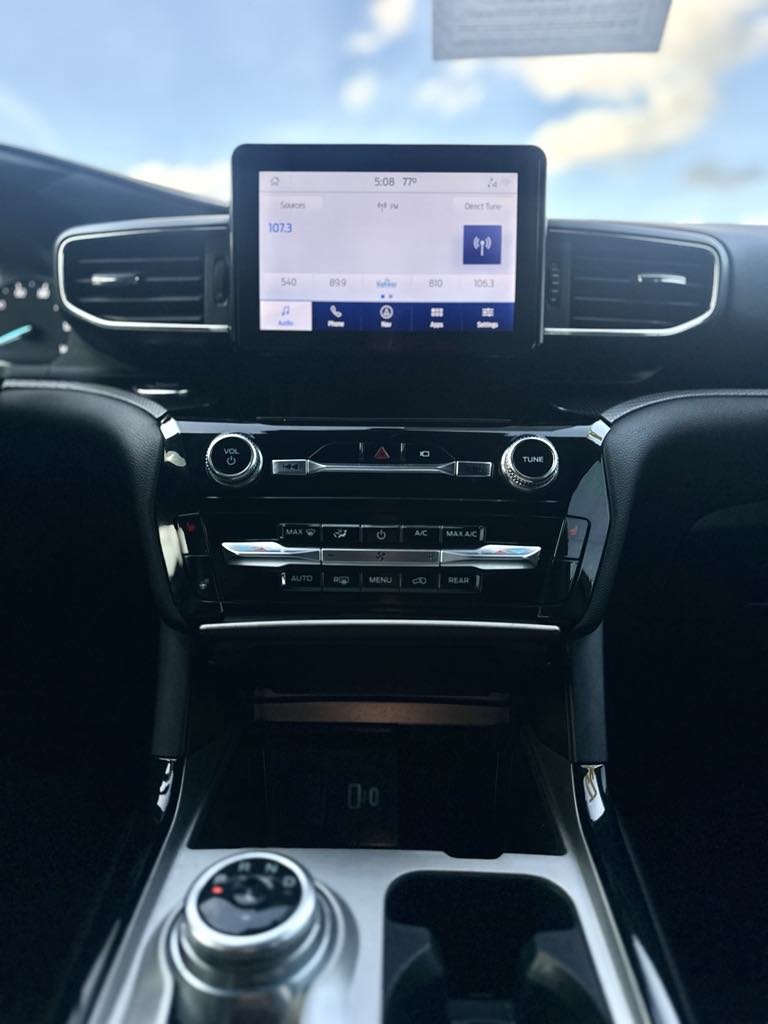 2022 Ford Explorer ST-Line photo