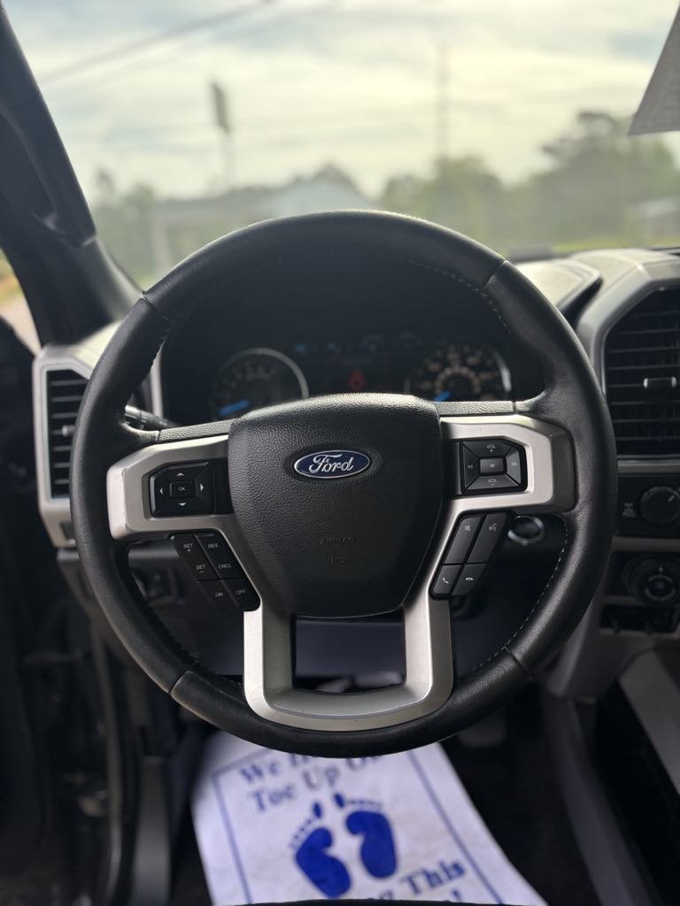 2017 Ford F150 Lariat photo