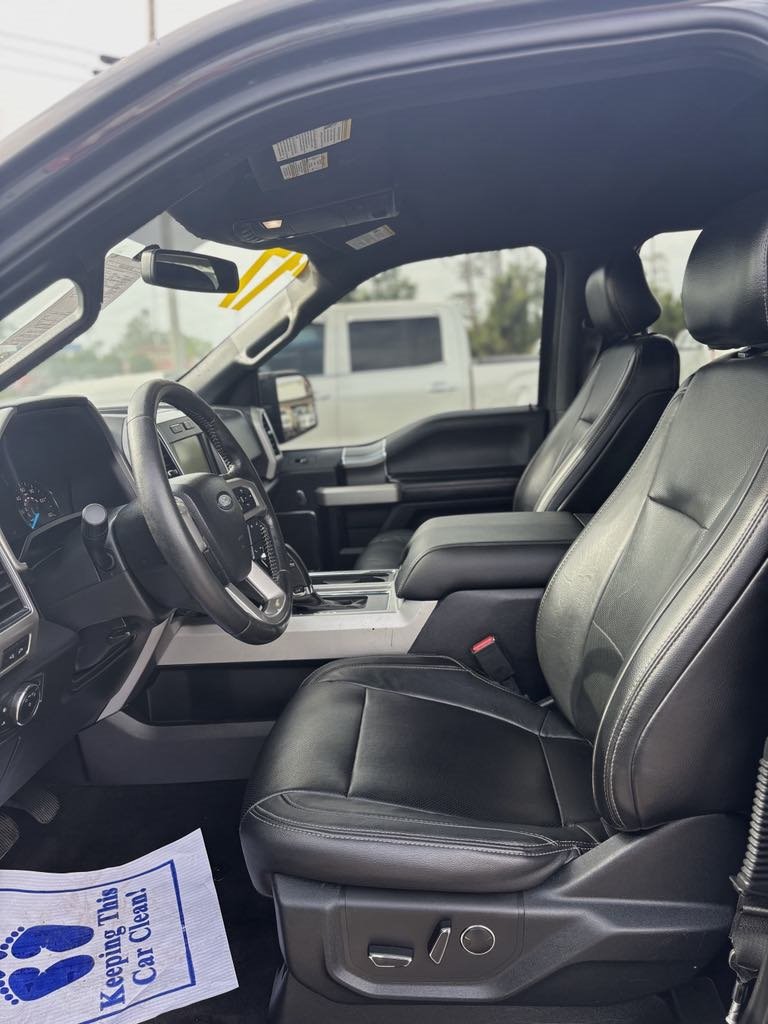 2017 Ford F150 Lariat photo