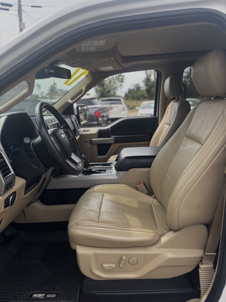 2017 Ford F150 Lariat photo