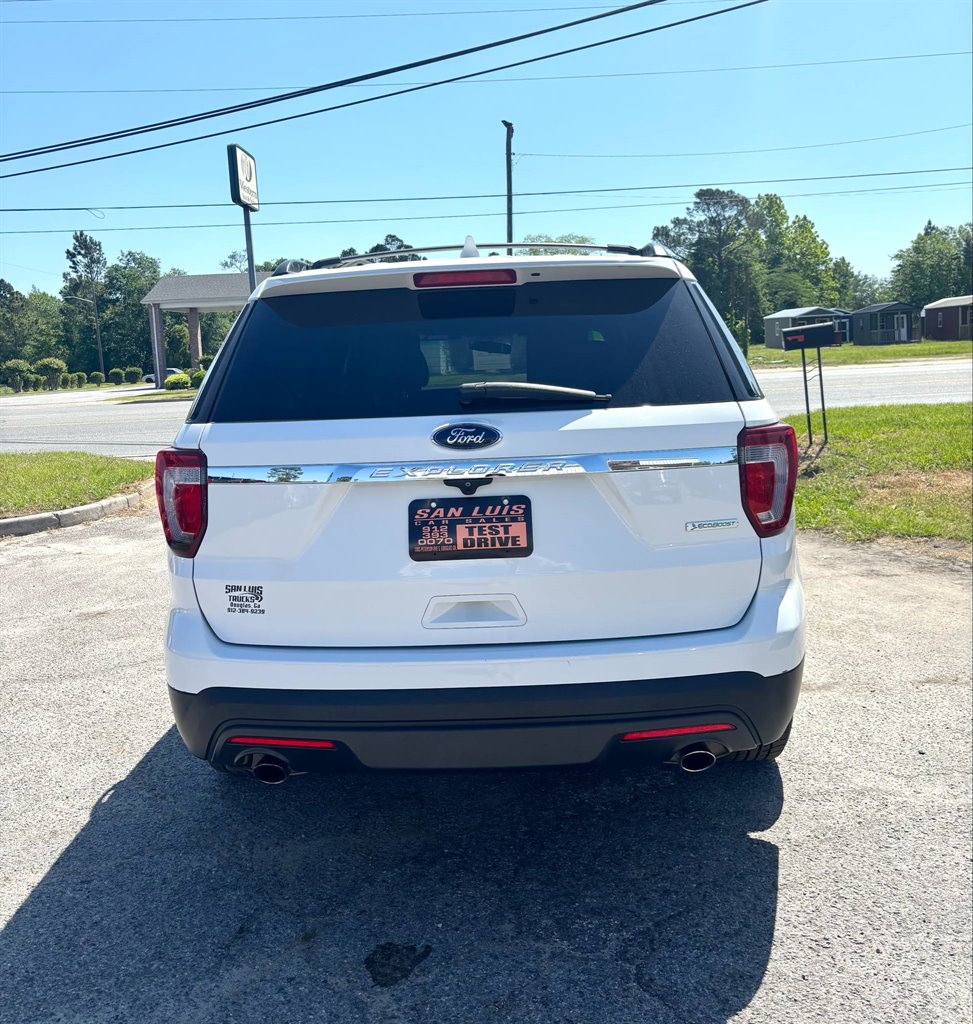 2017 Ford Explorer - $18,995