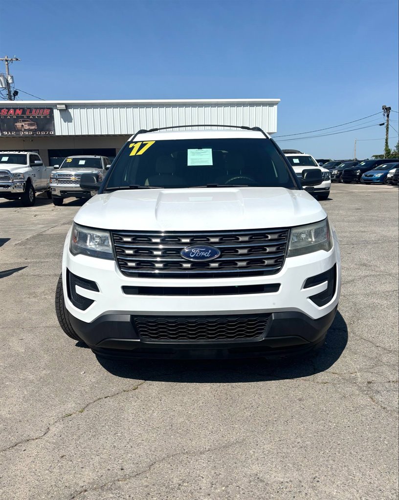 2017 Ford Explorer - $18,995