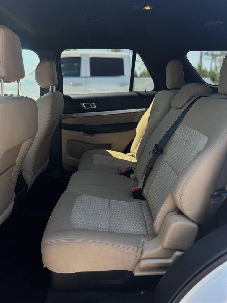 2017 Ford Explorer - $18,995