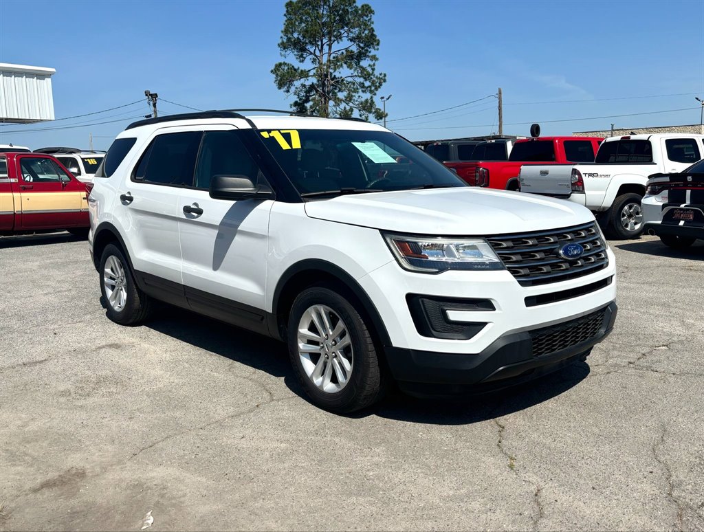 2017 Ford Explorer - $18,995