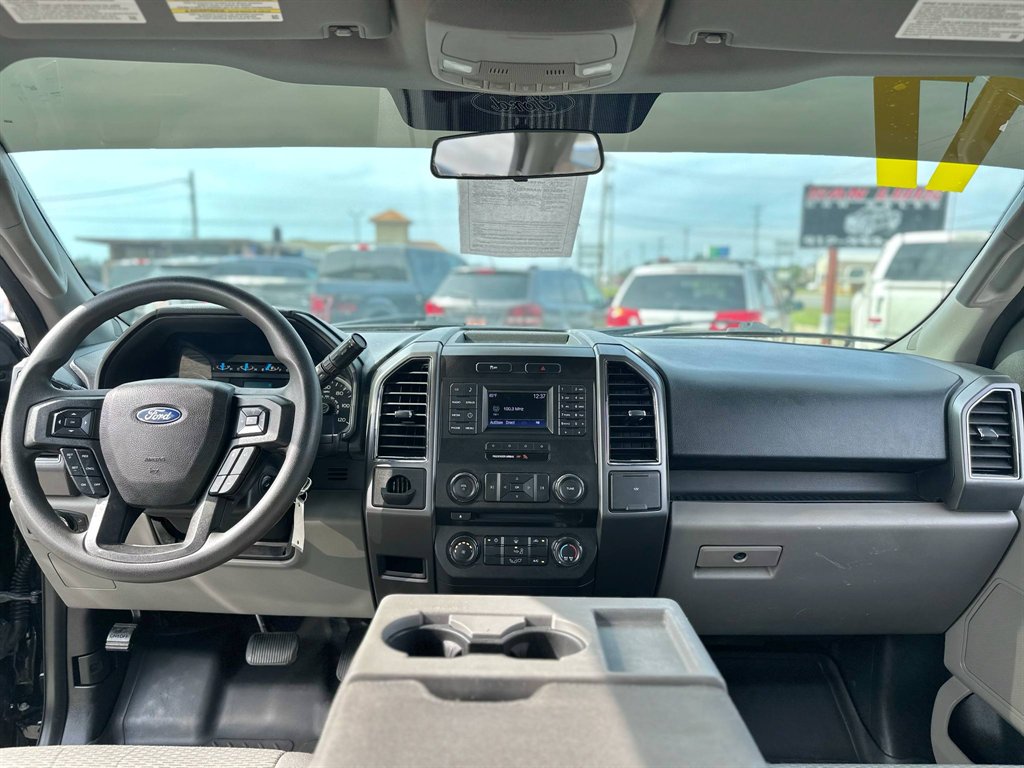 2017 Ford F150 XLT photo