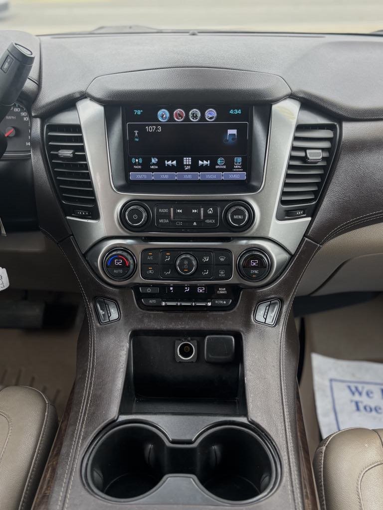 2018 Chevrolet Suburban 1500 LT photo