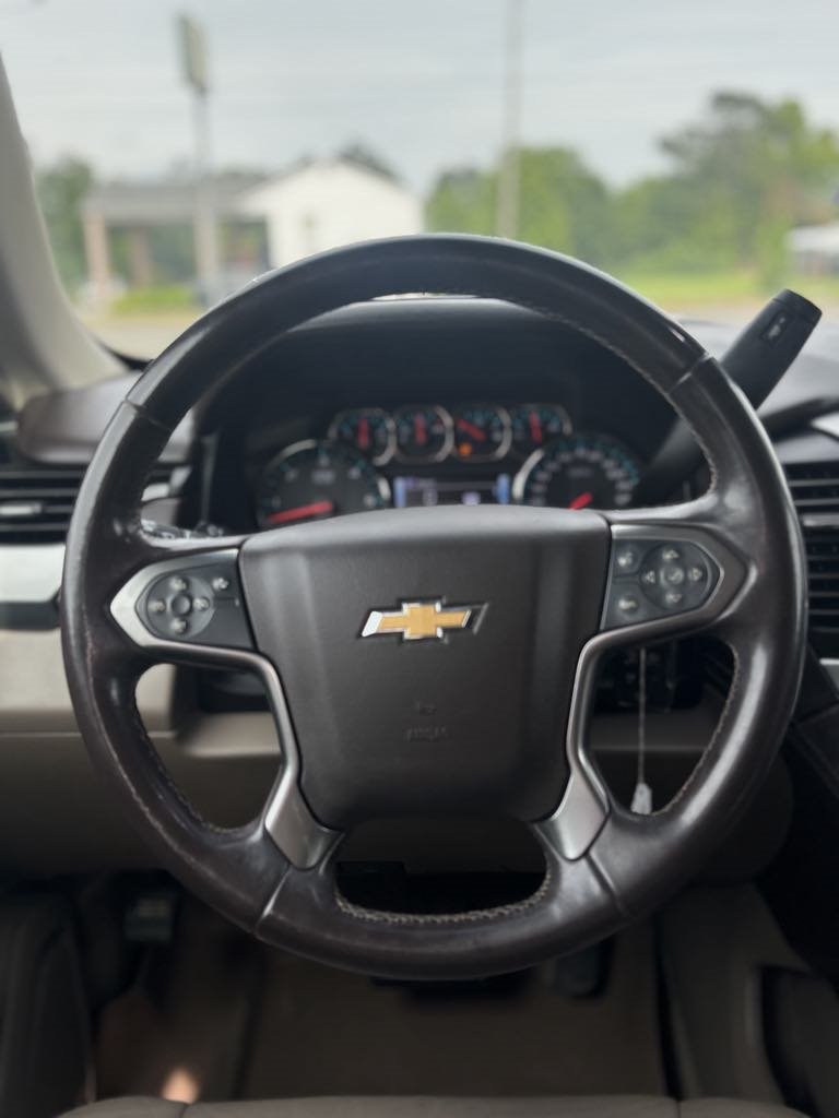 2018 Chevrolet Suburban 1500 LT photo