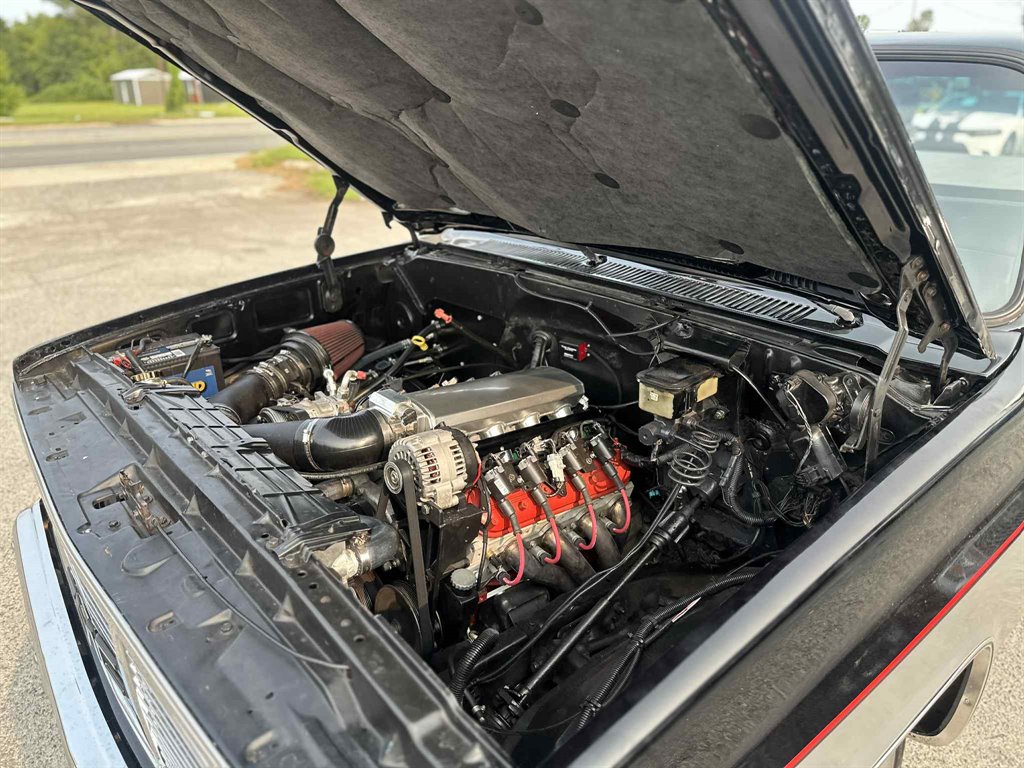 1987 GMC R Conventional - $47,995