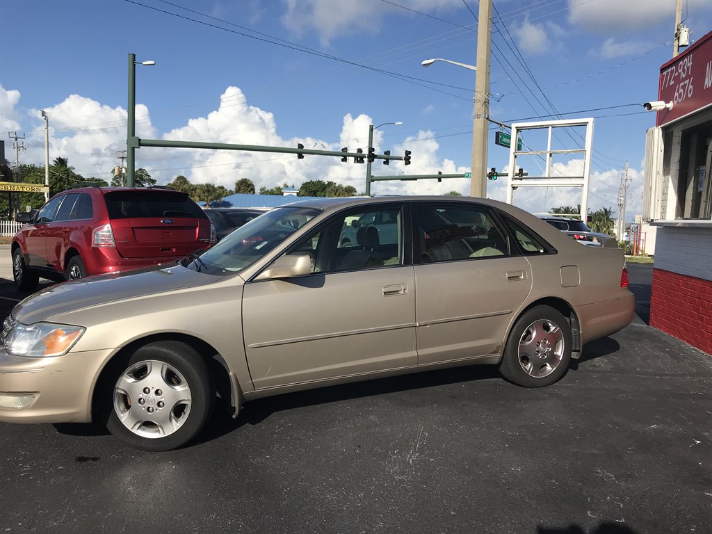 2004 Toyota Avalon XL photo