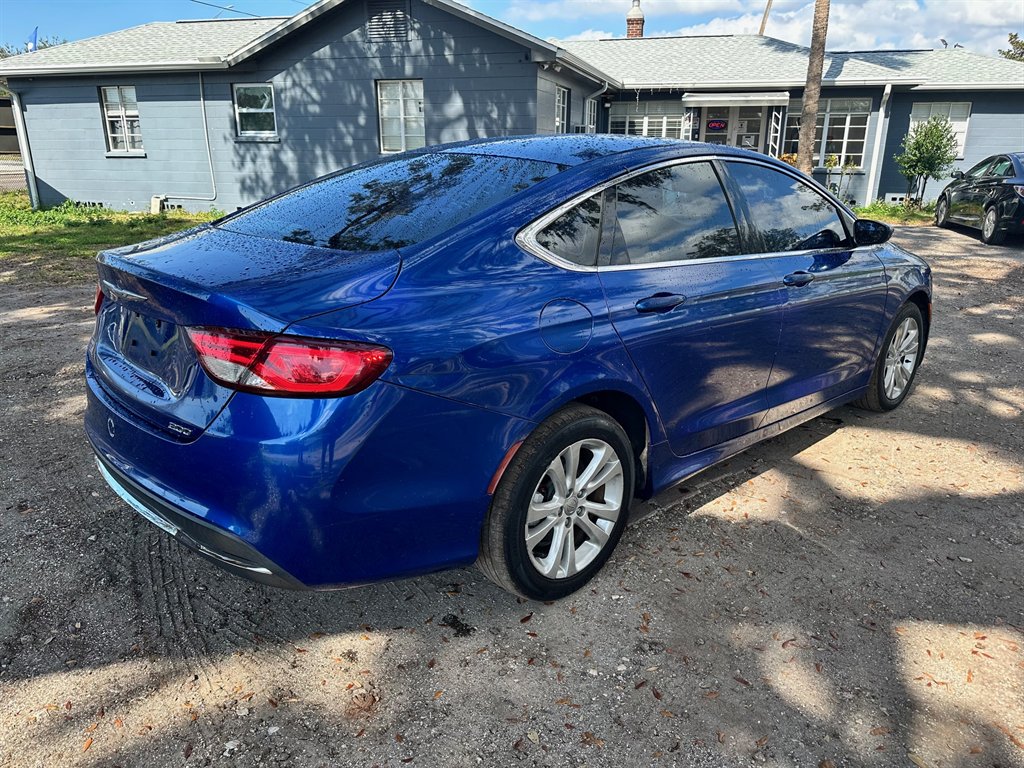 2016 Chrysler 200 Limited photo