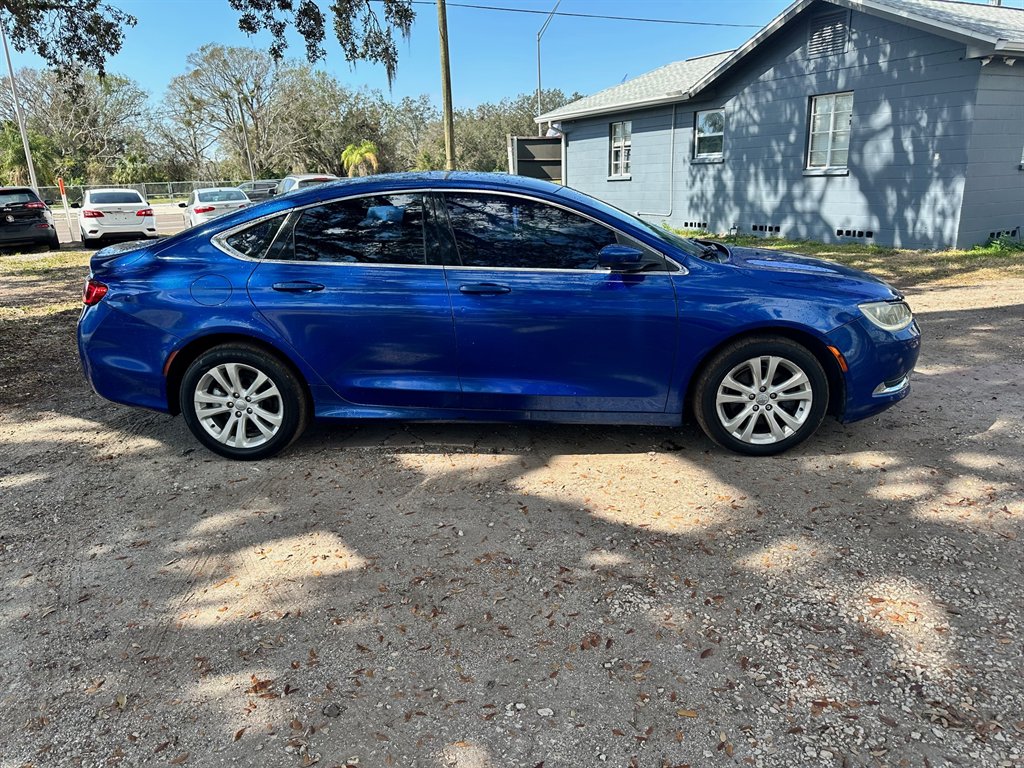 2016 Chrysler 200 Limited photo