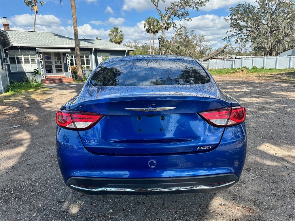 2016 Chrysler 200 Limited photo