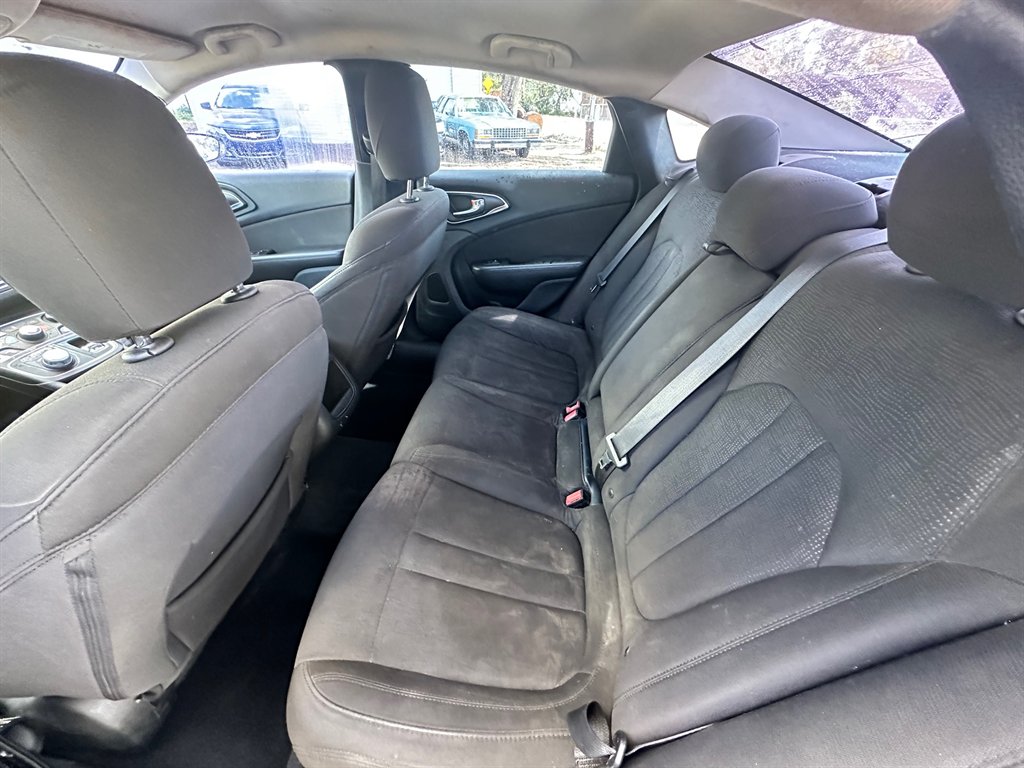 2016 Chrysler 200 Limited photo