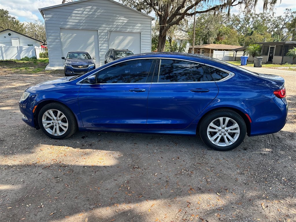 2016 Chrysler 200 Limited photo