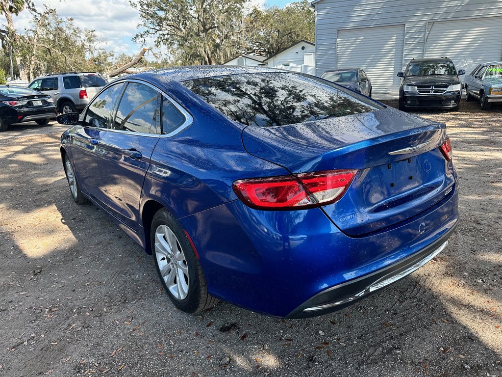 2016 Chrysler 200 Limited photo
