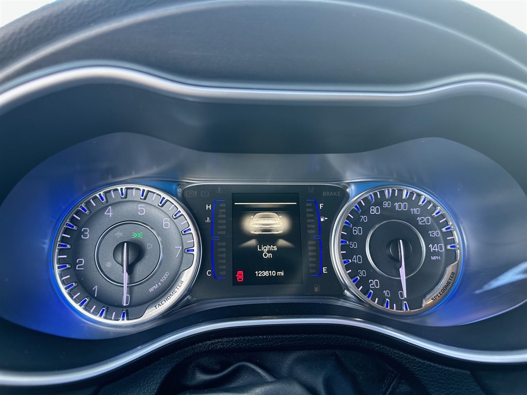 2016 Chrysler 200 Limited photo