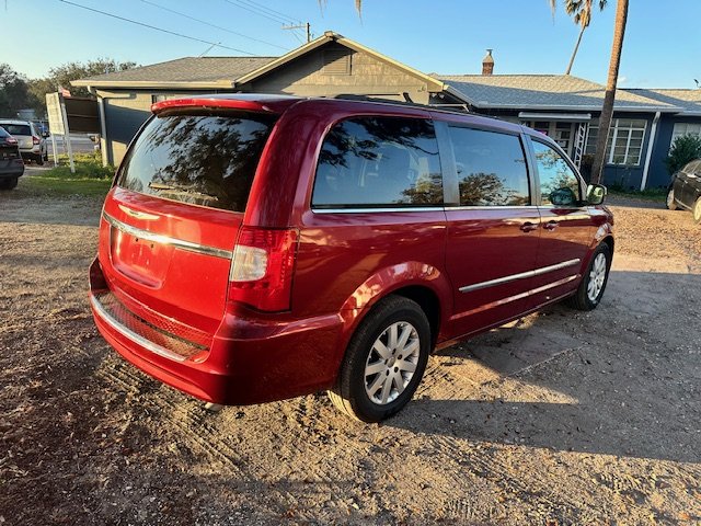 2014 Chrysler Town & Country Touring photo