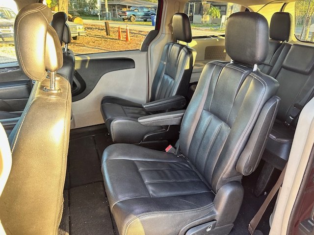 2014 Chrysler Town & Country Touring photo