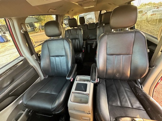 2014 Chrysler Town & Country Touring photo