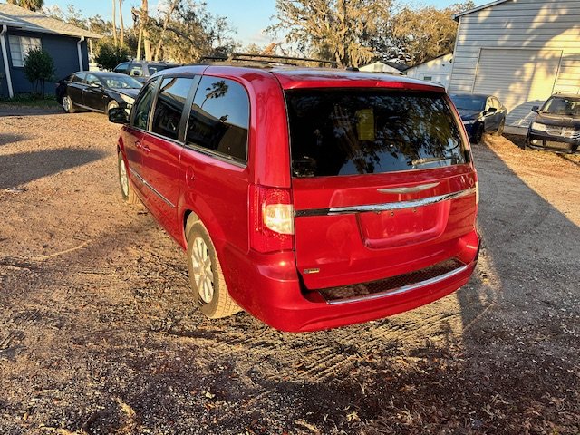 2014 Chrysler Town & Country Touring photo
