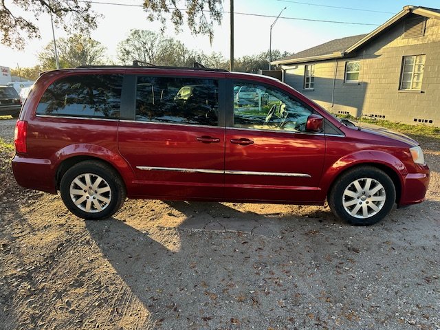 2014 Chrysler Town & Country Touring photo