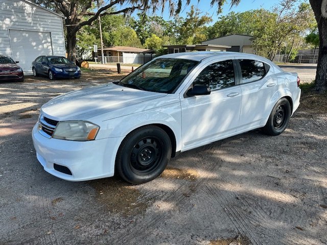 2014 Dodge Avenger SE photo