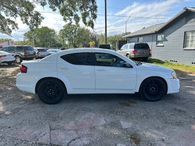 2014 Dodge Avenger SE photo