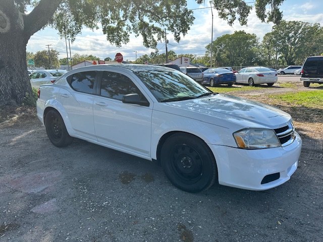 2014 Dodge Avenger SE photo