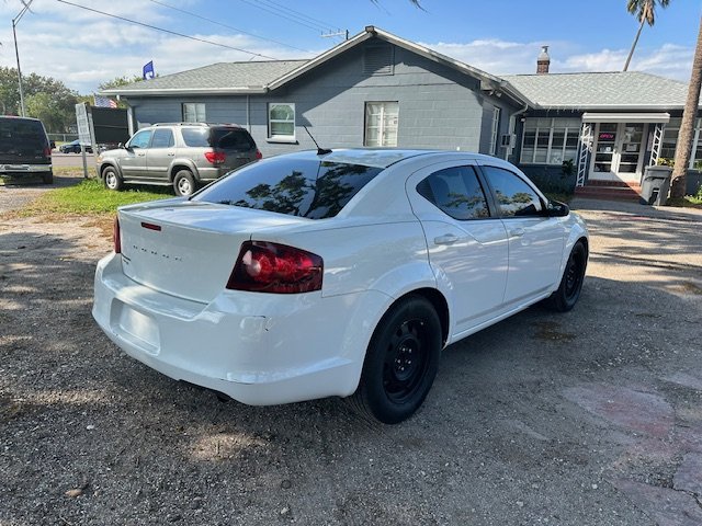 2014 Dodge Avenger SE photo
